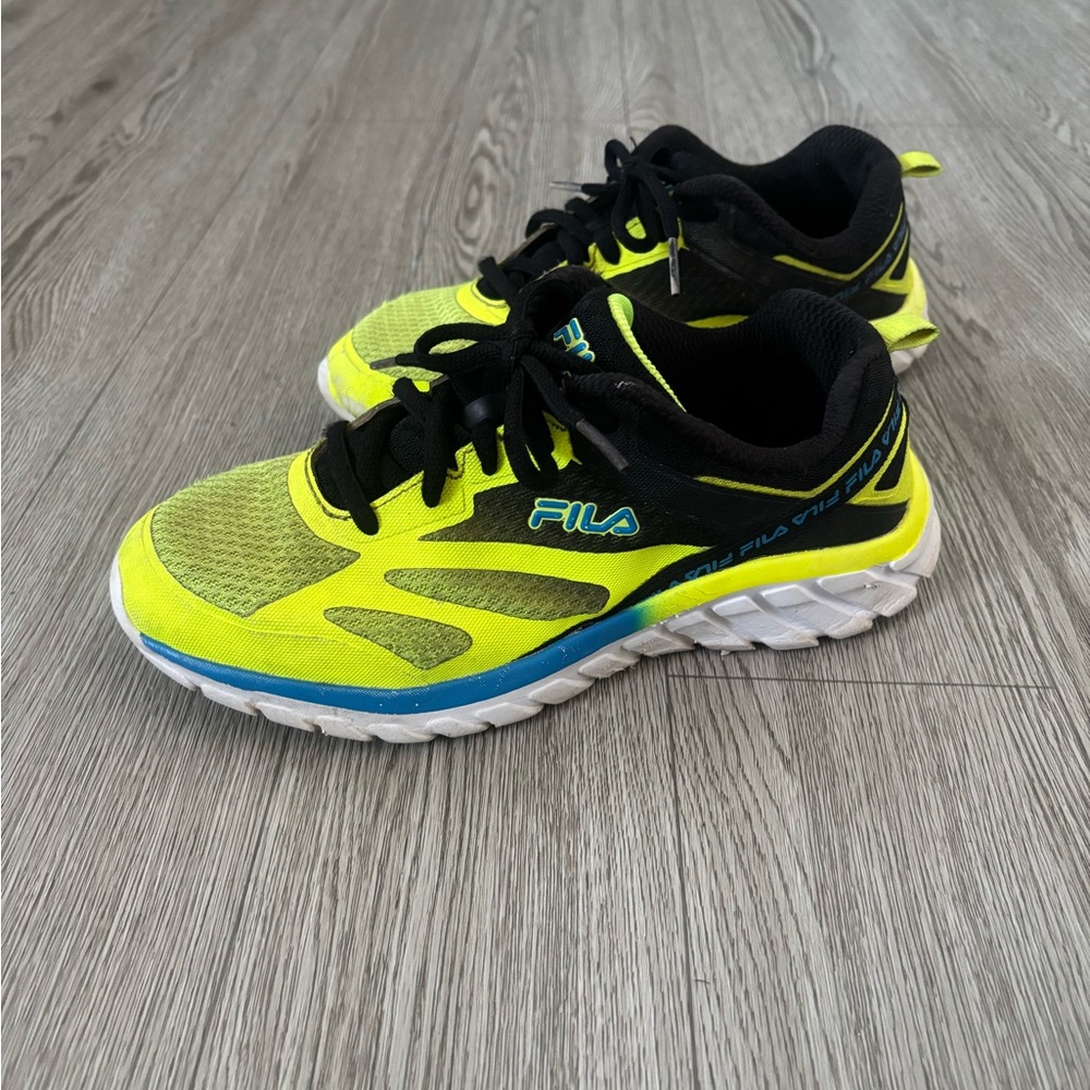 5/$25✨Fila Kids' Neon Sneakers